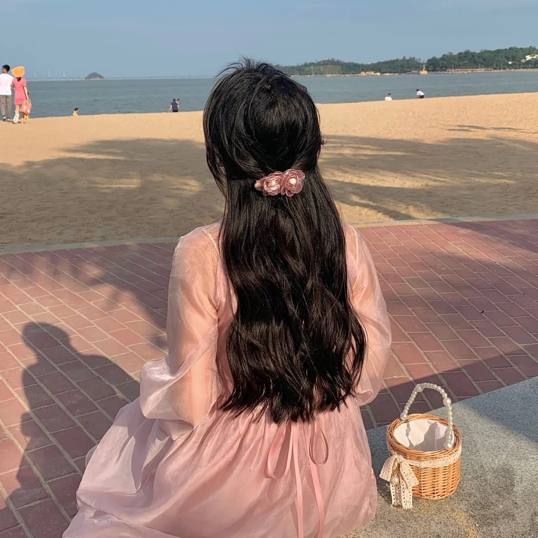 女跳水队员